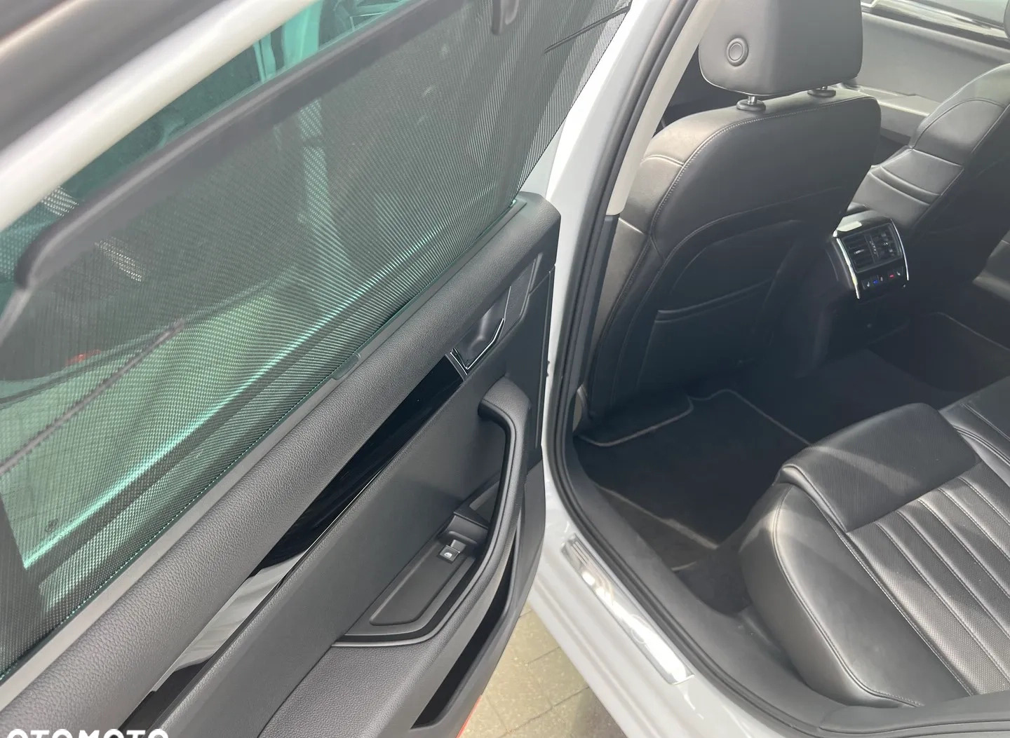 Skoda Superb cena 84900 przebieg: 145798, rok produkcji 2016 z Dukla małe 466